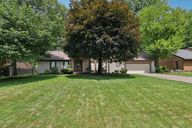 Logan Woods Dr-S2607-001.jpg