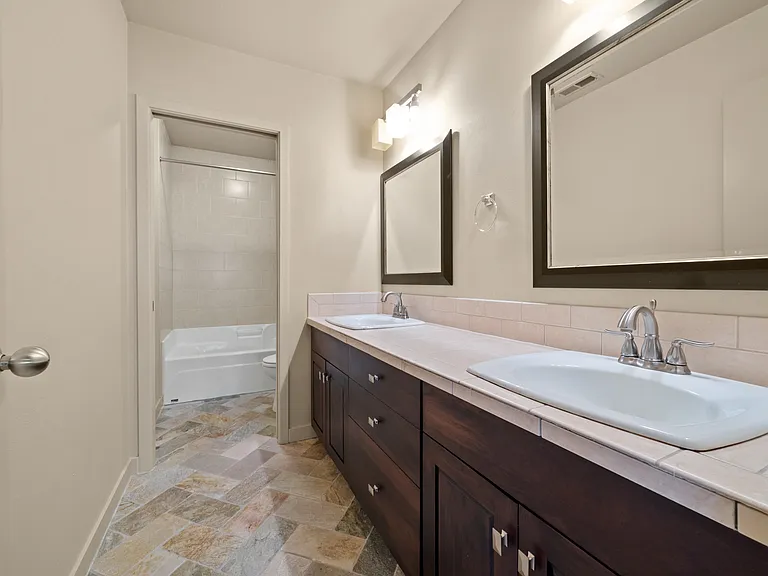 bathroom2