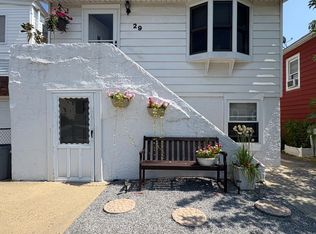 29 Newport Rd, Island Park, NY 11558