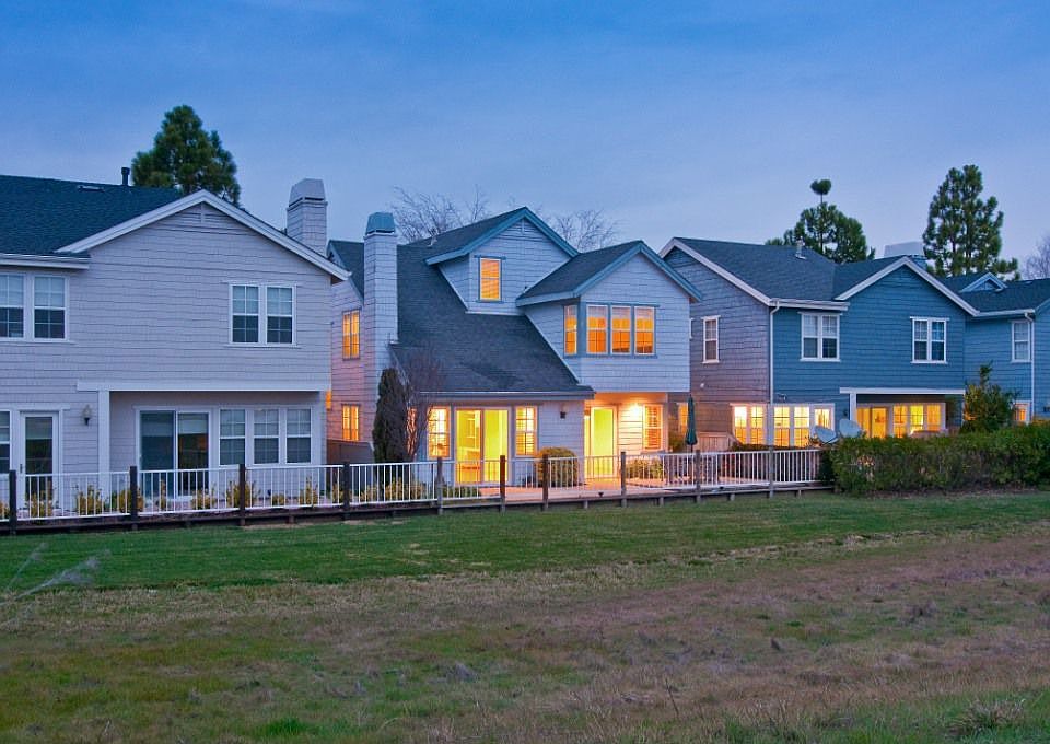 1st image of 35 Waterside Cir