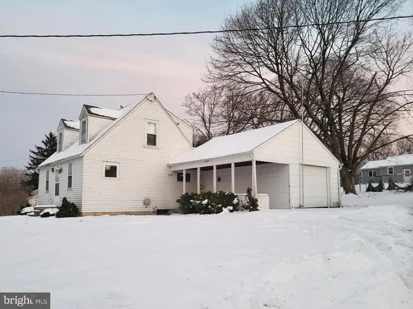 494 Siloam Rd, Chambersburg, PA 17201