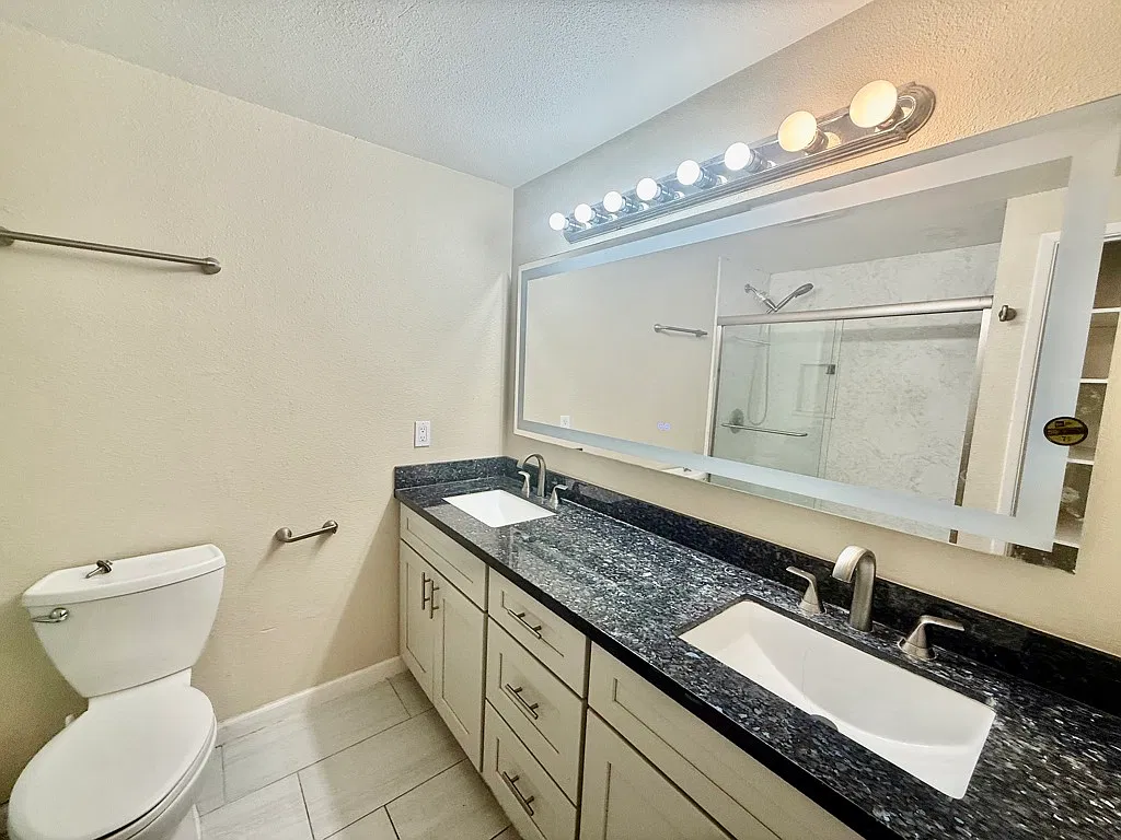 Spacious 3-Bedroom Ground-Floor Home with Private Backyard West San Jose — Photo 2