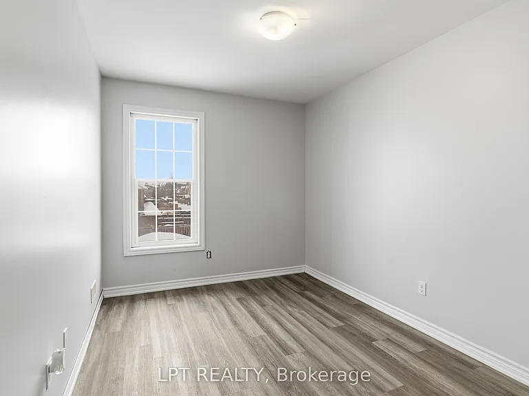 244 Penetanguishene Rd #4 — Photo 16