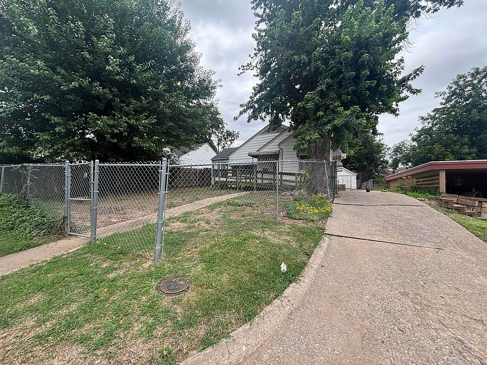 1st image of 1913 E Maple Ave