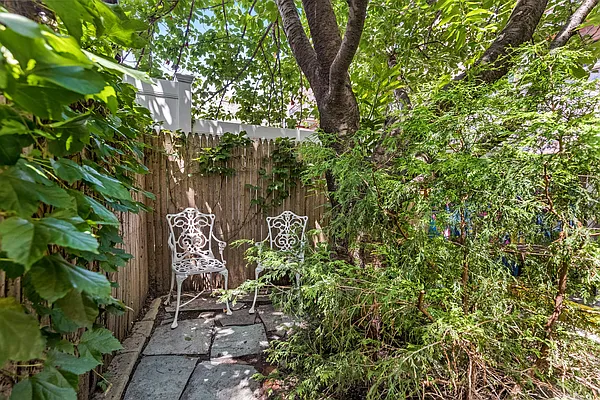 Rented by Compass | media 13