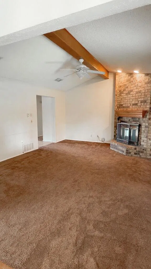 3 bed, 2.0 bath, 1402 sqft, $1,800 — Photo 4