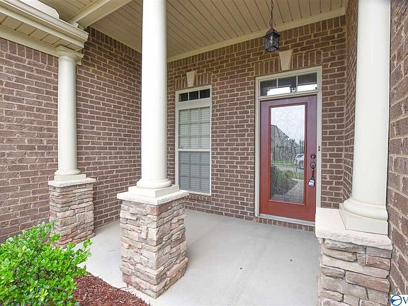 3rd image of 203 Oxfordshire Cir