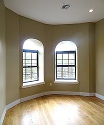 Rented by Rennit Inc.