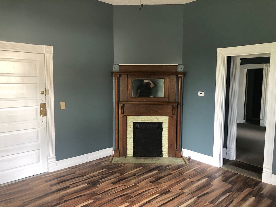 Decorative fire place, large living room