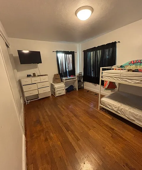 220 Clover St — Photo 9