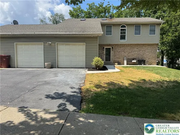991 Congress St, Whitehall, PA 18052