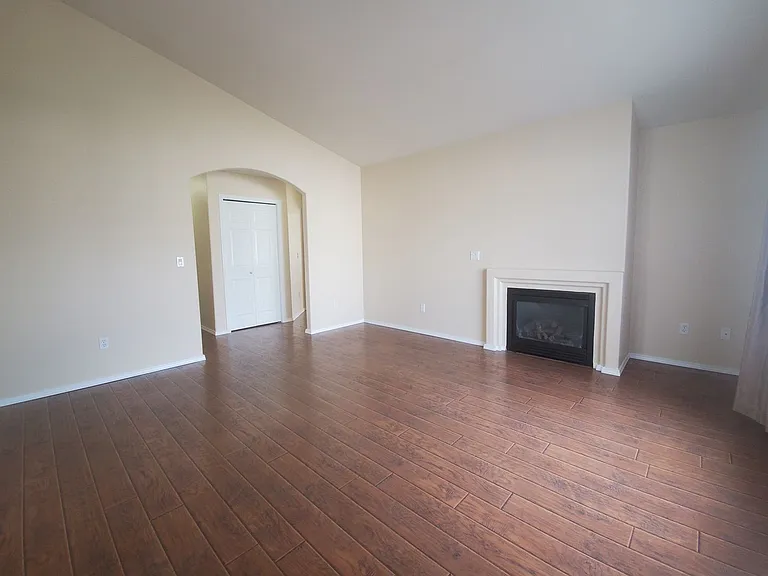 2421 S Arthur Ct — Photo 4