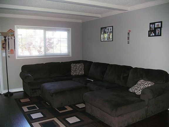 4th image of 5725 Fairbairn Dr