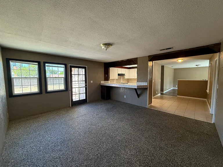 4914 W Feemster Ave — Photo 7