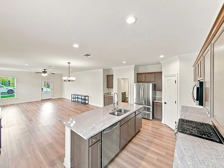 7211 Kenilworth Crossing Ave — Photo 4