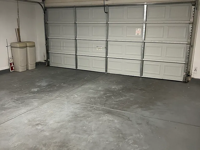 W Fairmont Ave — Photo 30