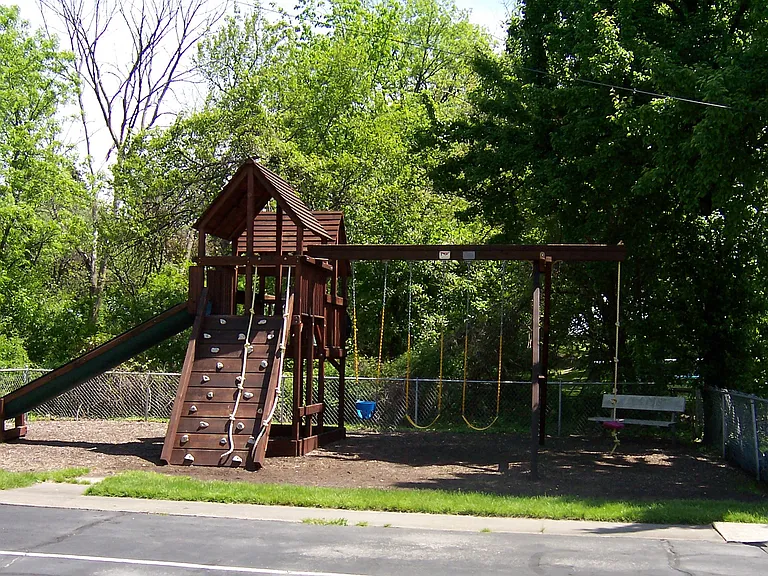 Heather Hills Apartments — Photo 7