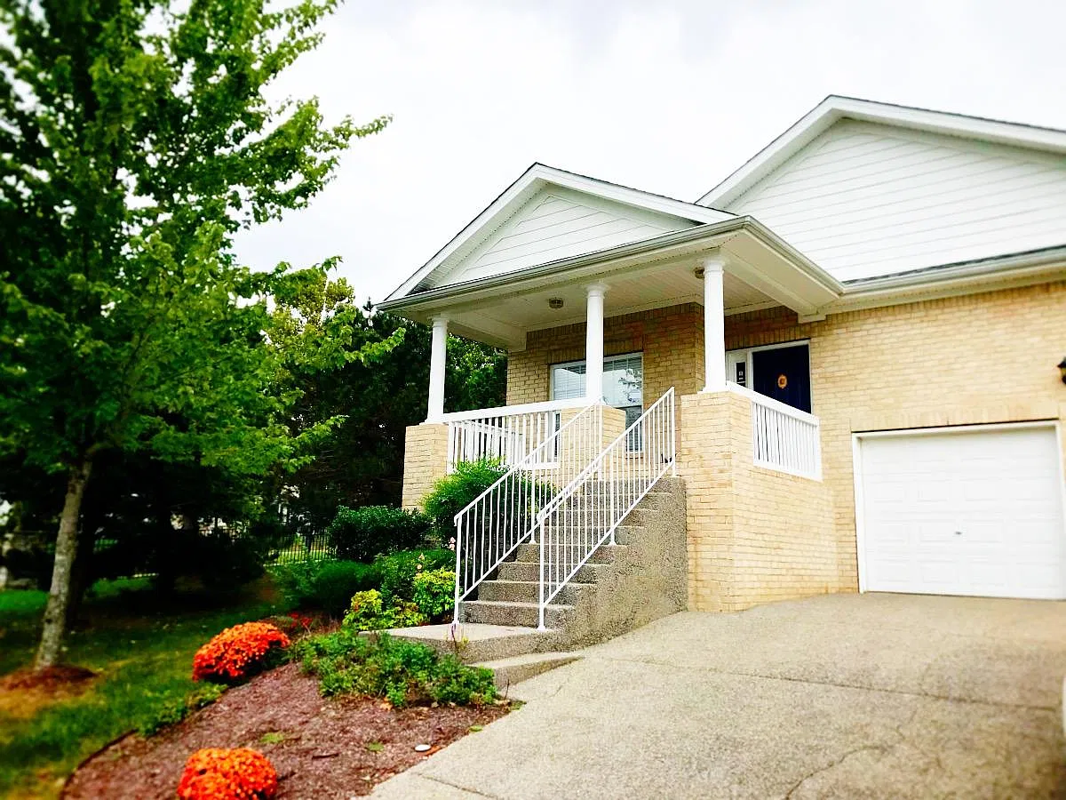 3 bed, 1900 sqft, $2,900 — Photo 2