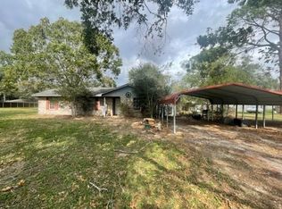 222 Lakeview 3 Rd, El Campo, TX 77437
