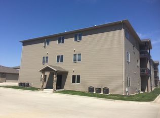1401 Sharloh Loop UNIT 11, Bismarck, ND 58501
