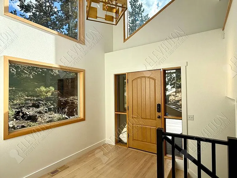 1955 NW Brogan — Photo 3