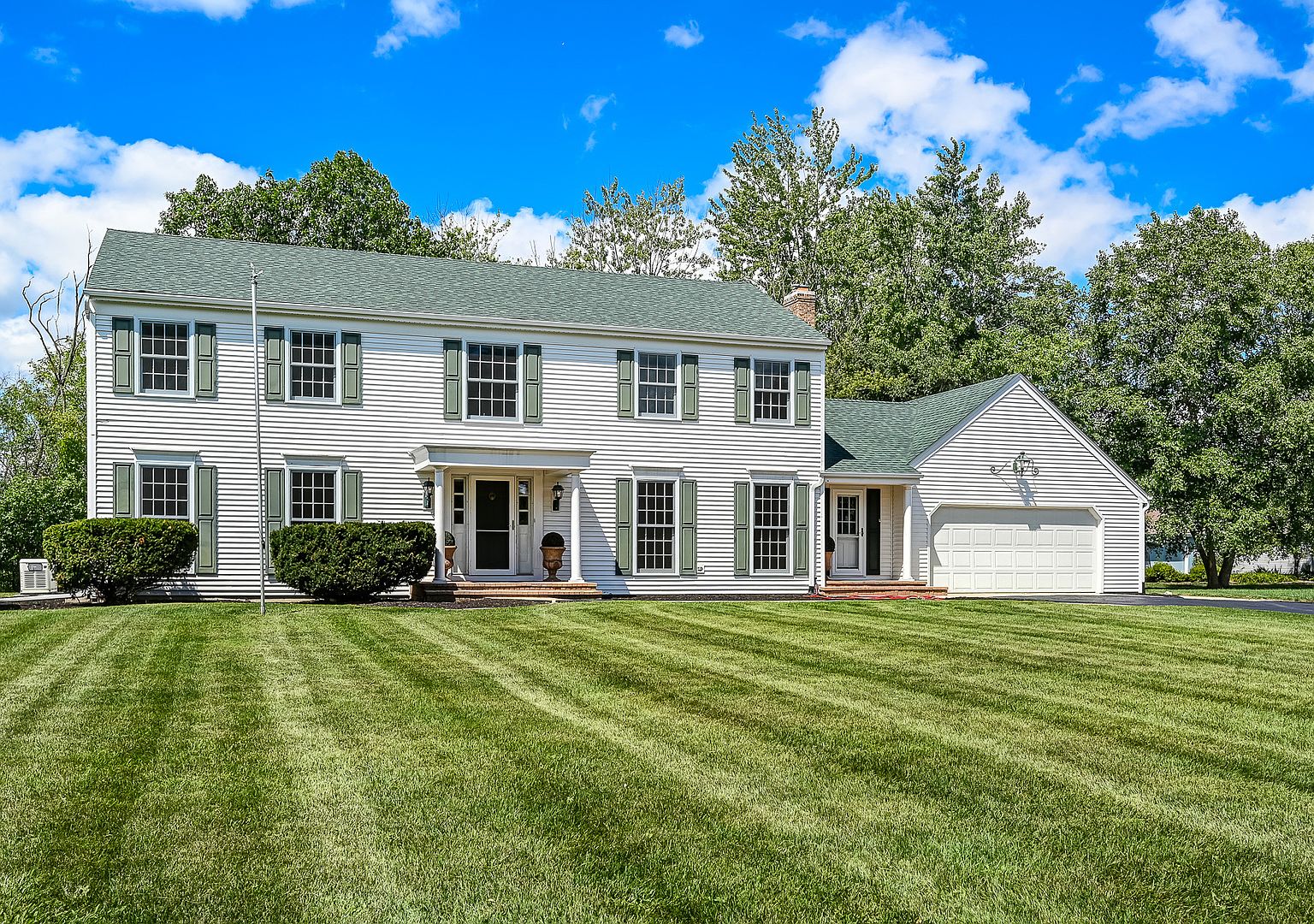 7524 Hamilton Ave, Burr Ridge, IL 60527 | Zillow