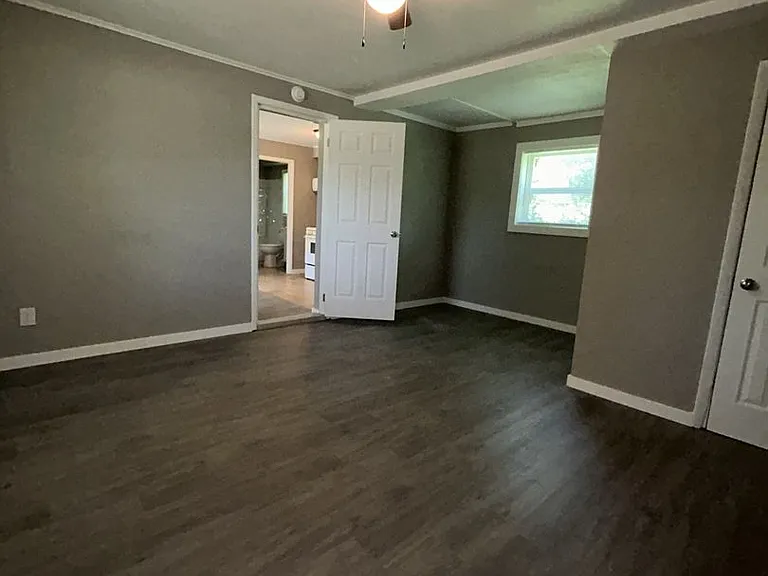 2379 Locust Rd — Photo 18