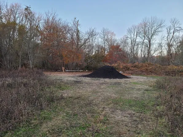 59-65 Potter St, South Dartmouth, MA 02748