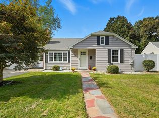116 Hartwick St, Springfield, MA 01108