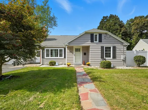 116 Hartwick St, Springfield, MA 01108