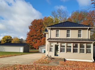 210 S State St, White Pigeon, MI 49099