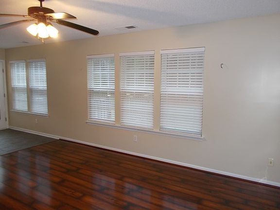 4th image of 115 Rolling Stone Ct