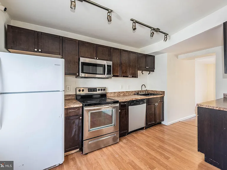 13 Bohn Ct — Photo 6