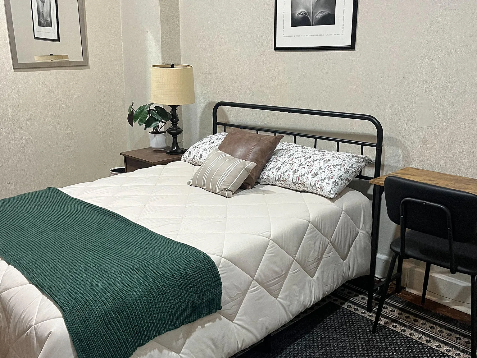2 bed, 1.0 bath, 1950 sqft, $910 — Photo 1