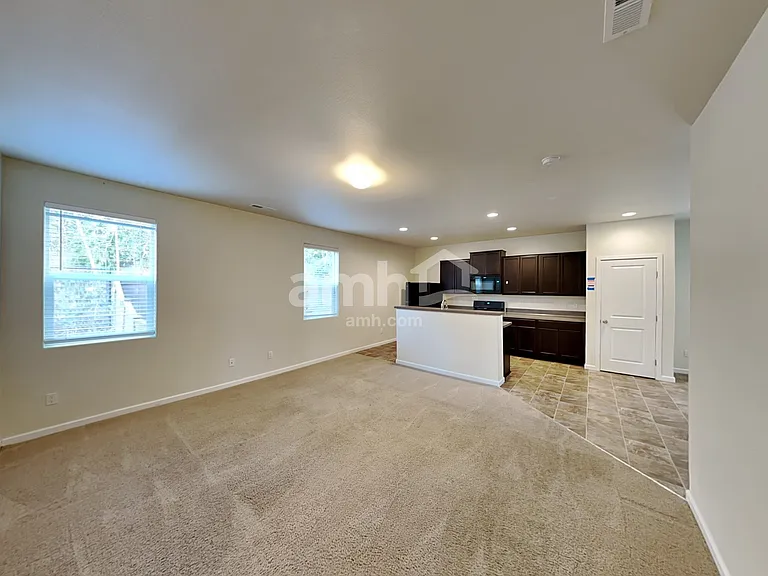 414 Gorge Ct — Photo 6