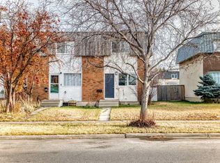 1419 Lakemount Blvd S, Lethbridge, AB T1K 3K3