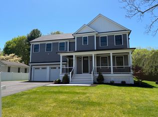 6 Parker Rd, Bedford, MA 01730