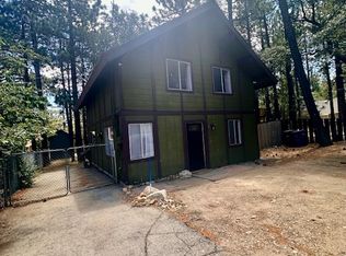 345 Maple Ln, Sugarloaf, CA 92386