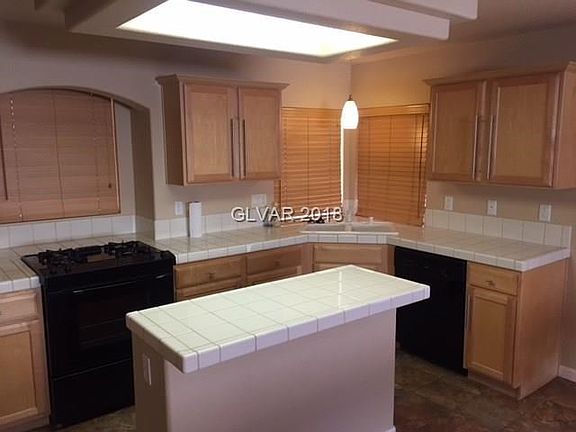 3rd image of 7437 Mission Palm St