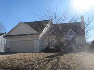 532 NE Summit Dr, Blue Springs, MO 64014
