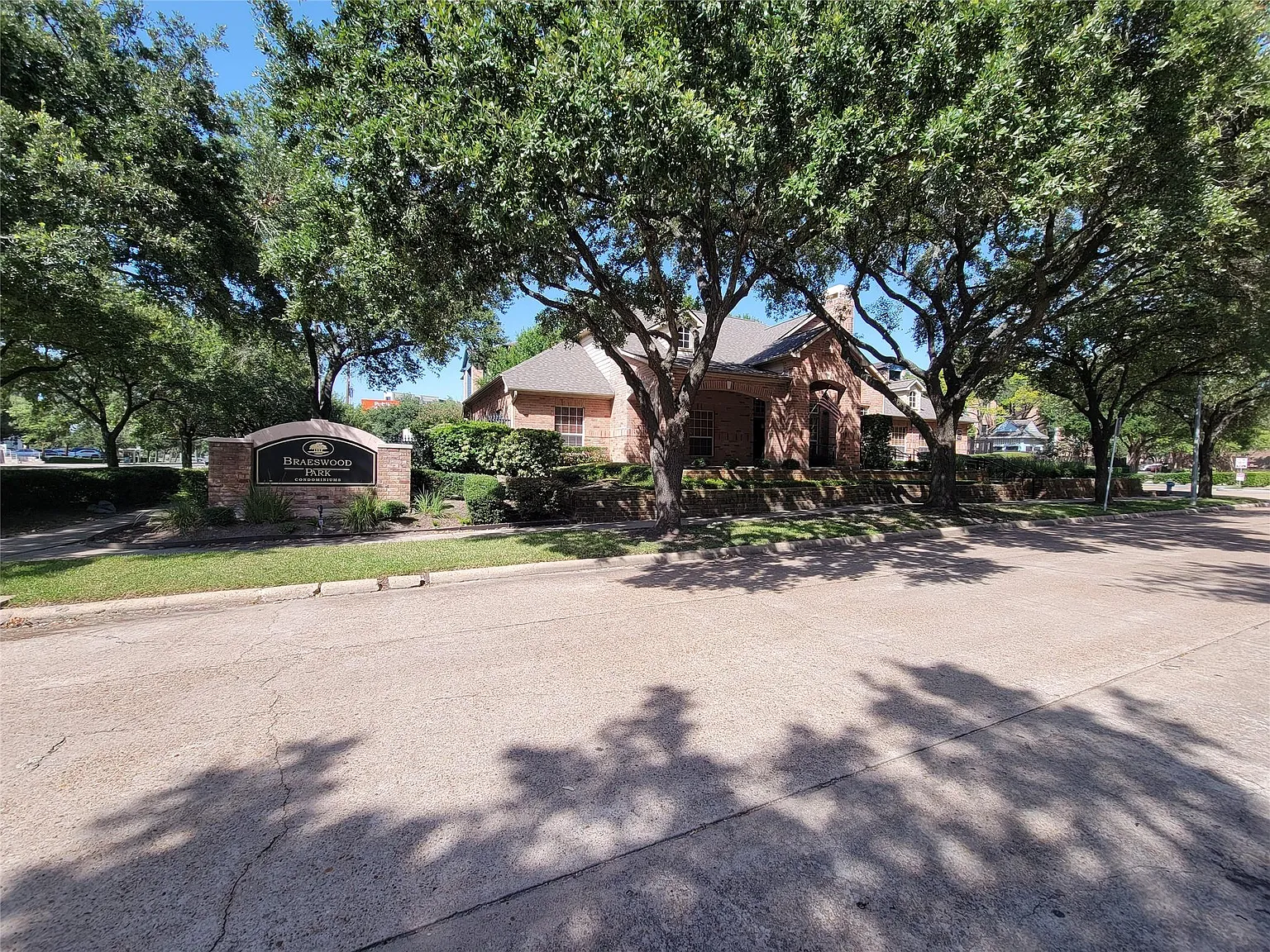 2 bed, 2.0 bath, 1096 sqft, $1,395 — Photo 1