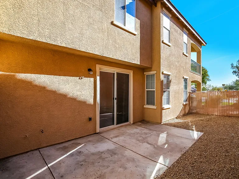 4404 Altamira Cave Dr — Photo 17
