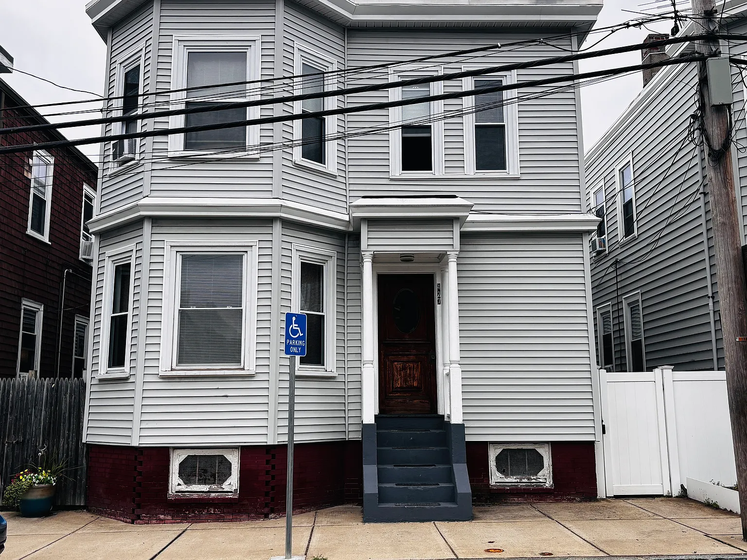 3 bed, 1150 sqft, $2,700 — Photo 1