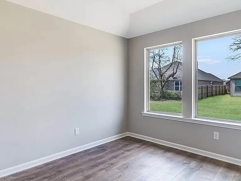116 Southern Oak Dr — Photo 5