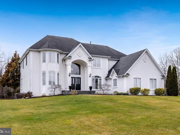 107 Preakness Dr, Mullica Hill, NJ 08062