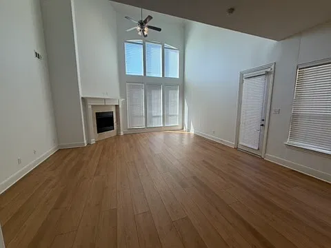 3 bed, 2638 sqft, $2,595 — Photo 2