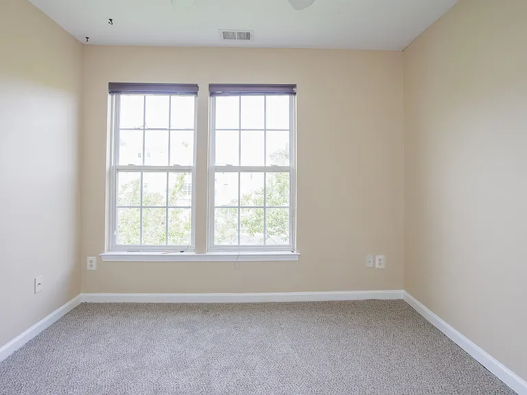 500 Monroe Point Dr — Photo 27