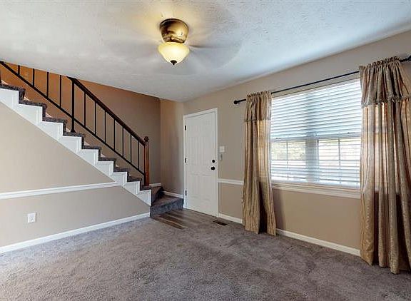 5th image of 1513 Rhododendron Ct