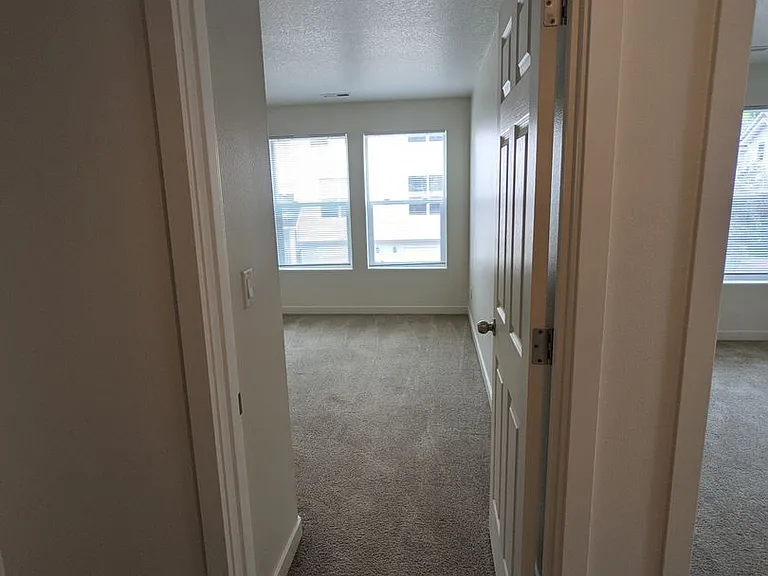 Halsey East Townhomes — Photo 158