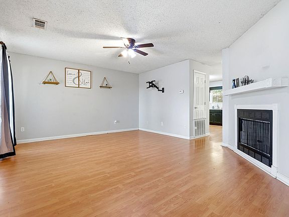 5th image of 1126 Oakview Cv